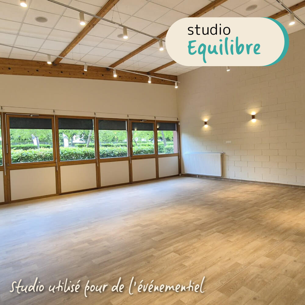 20260918-manasora-studio-equil-1000x1000-txt